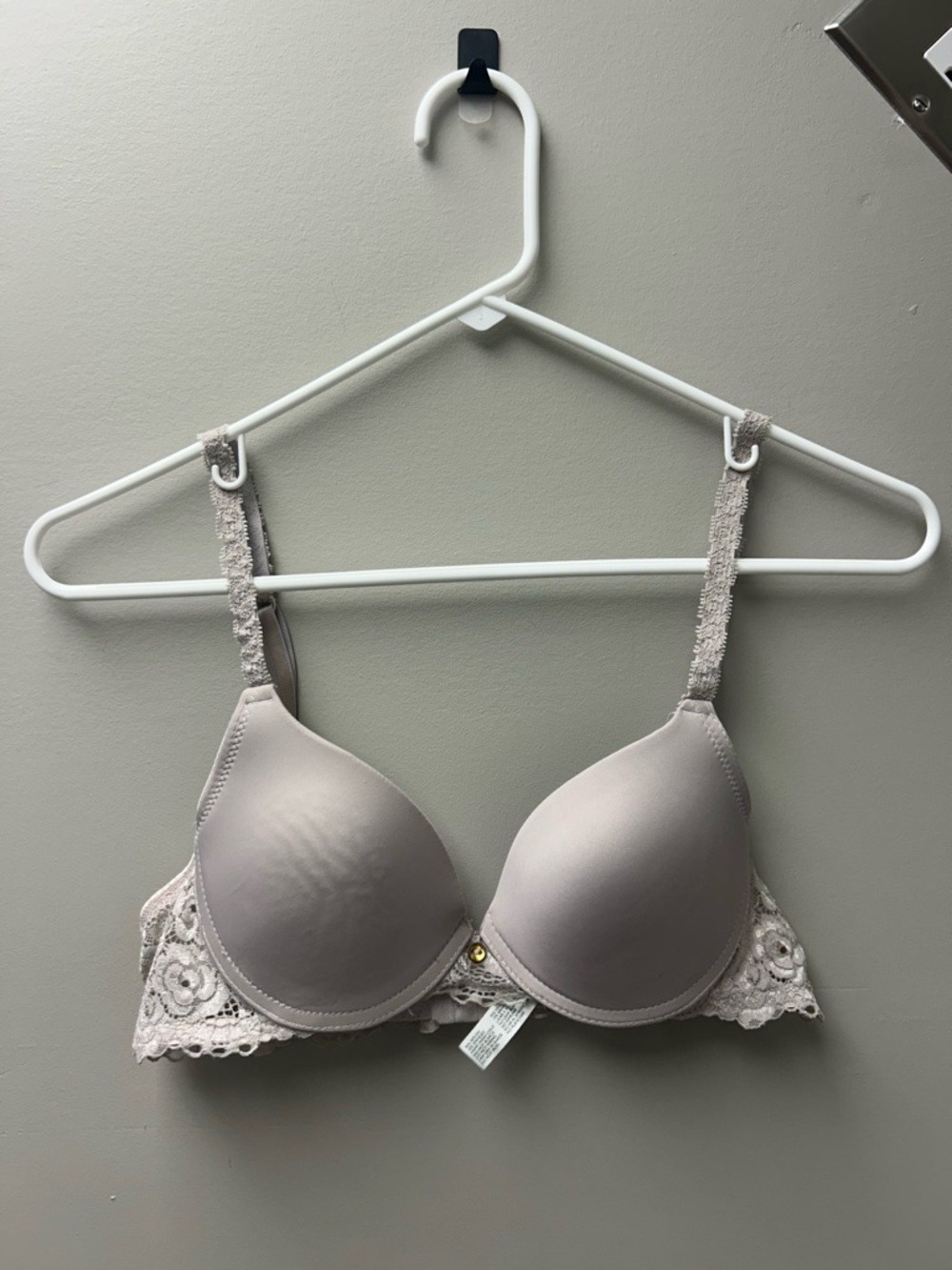 Laura Ashley Women’s Purple/Greyish Lace Bra